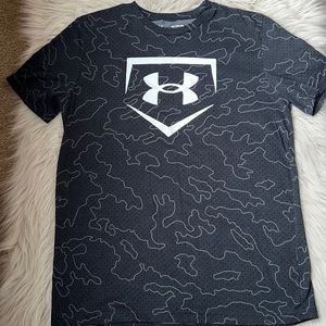 Boys extra large underarmour T-shirt
